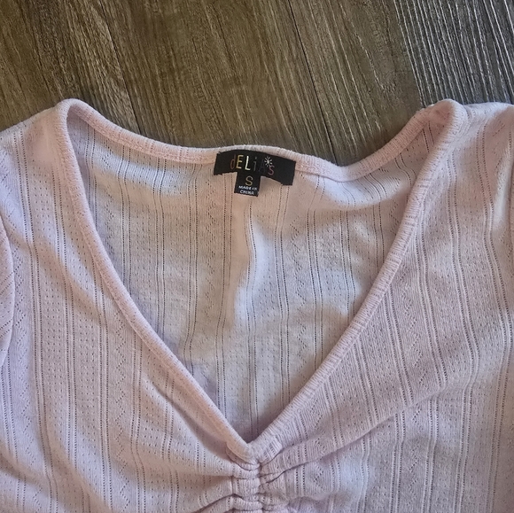 Pink Ruched V-Neck Crop Top - Picture 2 of 3